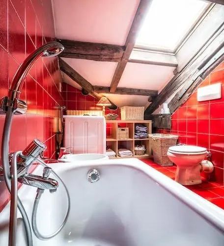 Loft Overlooking The Old Town . * Feltre