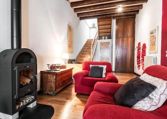 Loft Overlooking The Old Town . Feltre