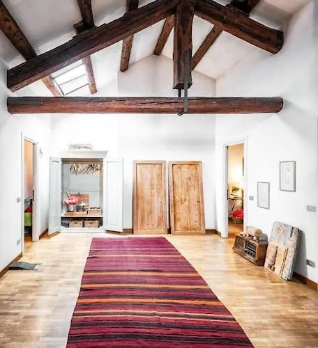Loft Overlooking The Old Town . * Feltre