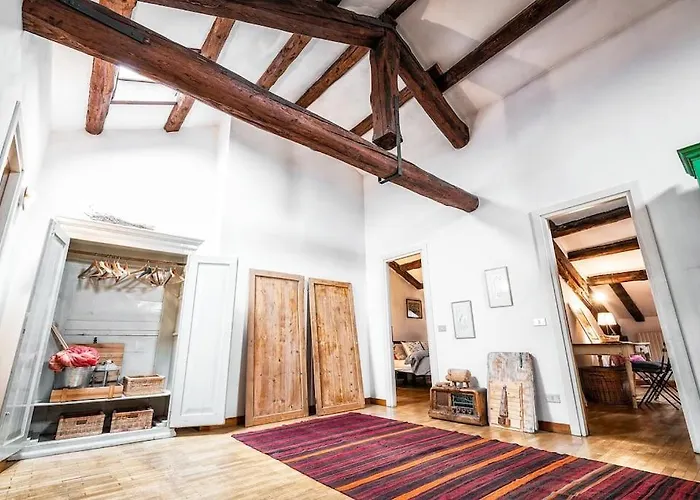 Appartement Loft Overlooking The Old Town . Feltre