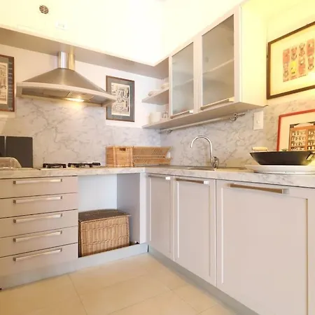 Loft Overlooking The Old Town .