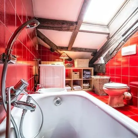 Loft Overlooking The Old Town . * Feltre