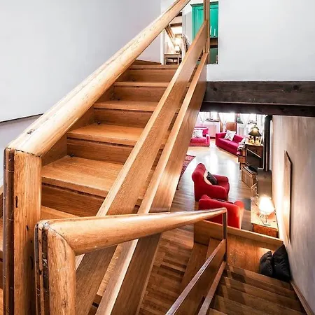 Loft Overlooking The Old Town . Apartamento