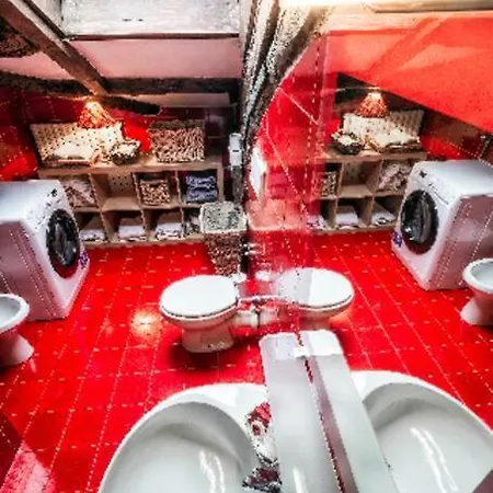 Loft Overlooking The Old Town . * Feltre