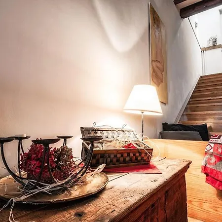 Loft Overlooking The Old Town .