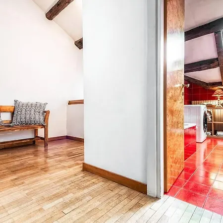 Apartamento Loft Overlooking The Old Town . *