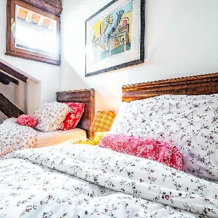 Apartamento Loft Overlooking The Old Town . Feltre